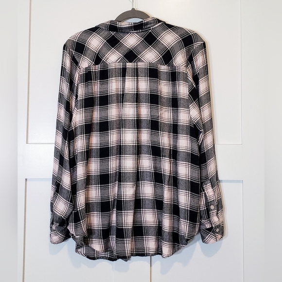 Torrid Flannel Lightweight Button Down Light Pink & Black Plaid Size 2X - Picture 12 of 15